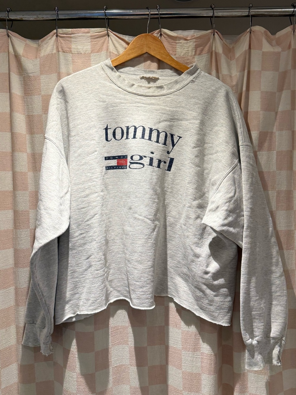 Perfectly Worn 90s Tommy Hilfiger Cropped Crewneck Sweatshirt